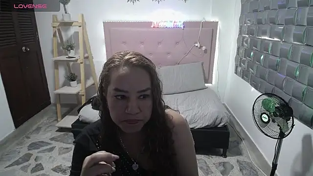 Dulce  Lovee online show from 12-20-25, 07:17