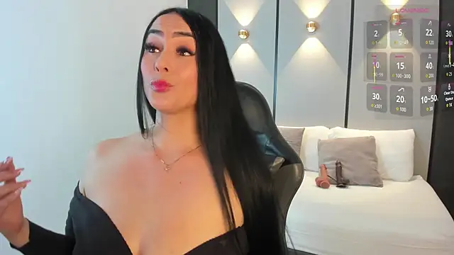 Snapshot of ashly_moonn chatting on 06-10-26, 12:39 ashly moonn online show from 06-10-26, 12:39