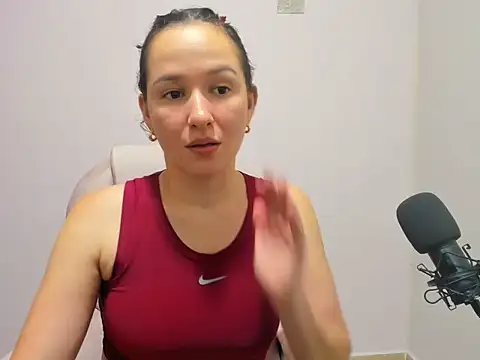 Snapshot of butterflyfree1 chatting on 09-24-25, 11:32 butterflyfree1 online show from 09-24-25, 11:32