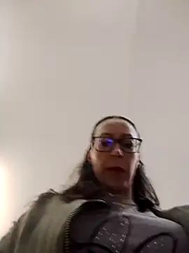 Snapshot of Astrid3 chatting on 04-21-26, 07:53 Astrid3 online show from 04-21-26, 07:53