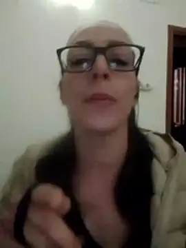 Snapshot of Astrid3 chatting on 04-12-26, 09:18 Astrid3 online show from 04-12-26, 09:18
