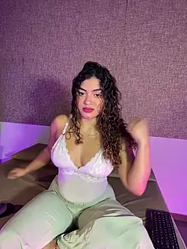 Salomeferreira  online show from 09-27-25, 04:57