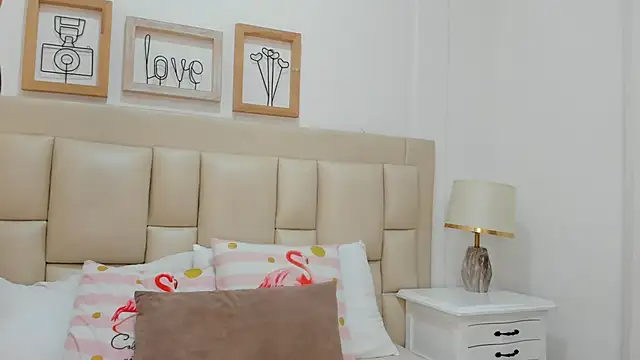 Skylerwhite02 online show from 02-12-26, 07:57