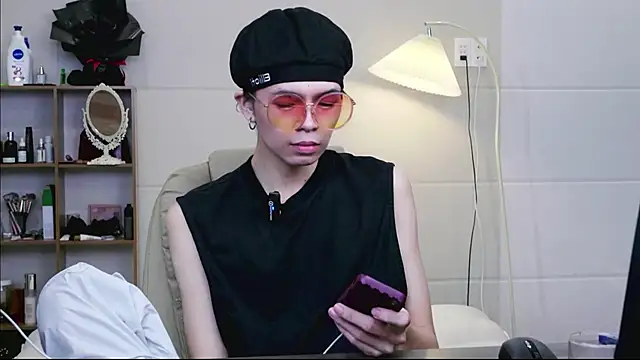 Snapshot of Ozzy_boy86 chatting on 09-10-25, 03:05 Ozzy boy86 online show from 09-10-25, 03:05