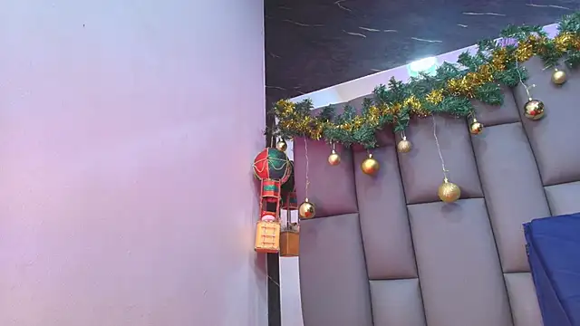 kissme luna online show from 12-15-25, 07:09