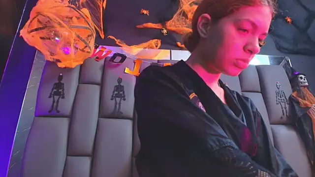 kissme luna online show from 10-24-25, 07:02