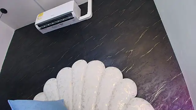 kissme luna online show from 04-14-26, 07:19