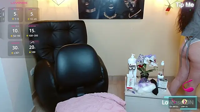 Bom BomXX online show from 01-12-26, 02:02