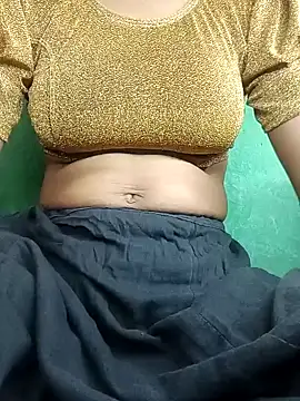 Snapshot of Aasha_devi05 chatting on 10-11-25, 07:04 Aasha devi05 online show from 10-11-25, 07:04