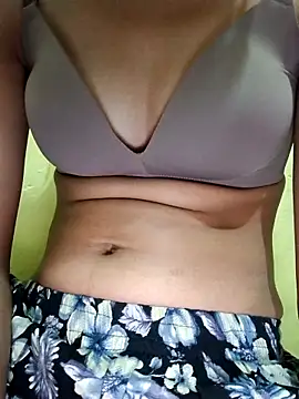 Snapshot of Aasha_devi05 chatting on 10-16-25, 09:50 Aasha devi05 online show from 10-16-25, 09:50