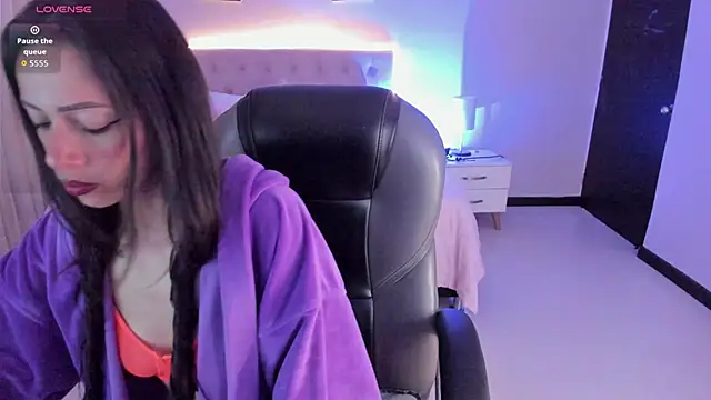 Mariam Lopez   online show from 03-31-26, 03:52