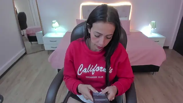 Snapshot of Mariam_Lopez__ chatting on 02-27-26, 03:40 Mariam Lopez online show from 02-27-26, 03:40