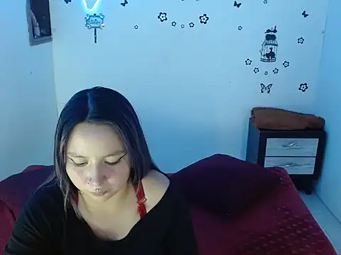 Mia2xsmith online show from 11-07-25, 05:23