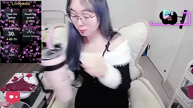 baby-yaya20 online show from 12-22-25, 12:16