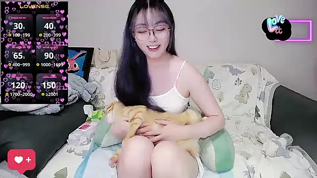 baby-yaya20 online show from 10-31-25, 12:57