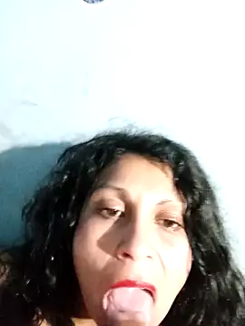 Snapshot of chickahoot chatting on 09-20-25, 05:12 chickahoot online show from 09-20-25, 05:12