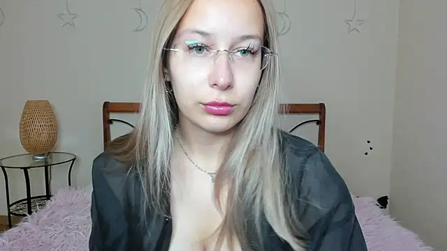 Snapshot of dina_sunshine chatting on 10-05-25, 03:08 dina sunshine online show from 10-05-25, 03:08