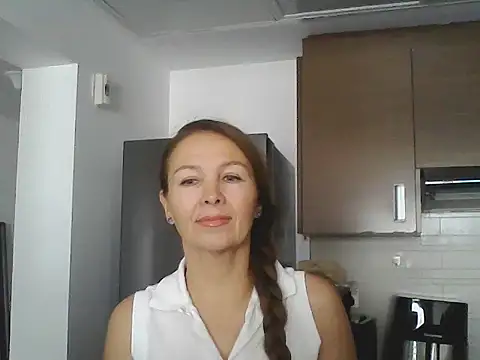 Snapshot of Avelinii chatting on 05-20-26, 07:27 Avelinii online show from 05-20-26, 07:27