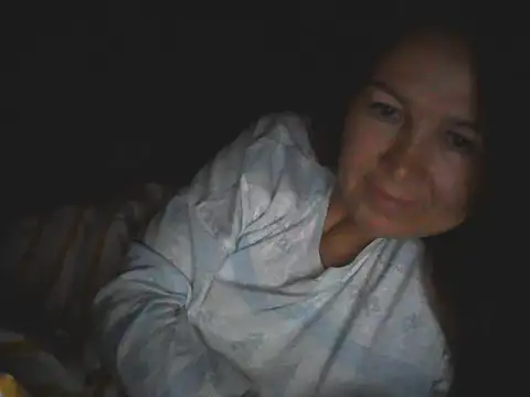Snapshot of Avelinii chatting on 05-13-26, 02:40 Avelinii online show from 05-13-26, 02:40