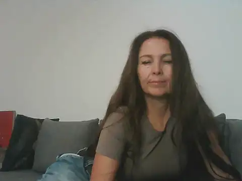 Snapshot of Avelinii chatting on 05-26-26, 06:28 Avelinii online show from 05-26-26, 06:28