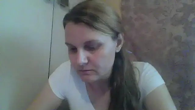 Snapshot of Elvanii chatting on 06-11-26, 03:20 Elvanii online show from 06-11-26, 03:20