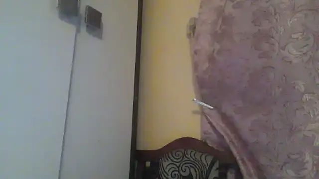 Snapshot of Elvanii chatting on 06-12-26, 05:21 Elvanii online show from 06-12-26, 05:21