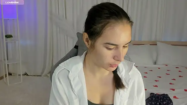 SeraphineClark online show from 10-06-25, 02:24