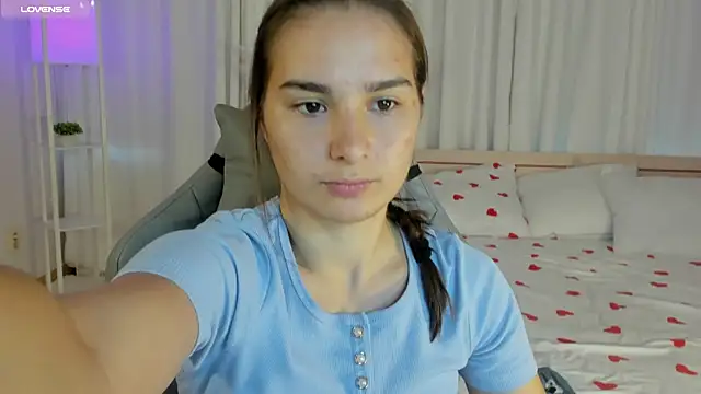 SeraphineClark online show from 10-04-25, 03:41