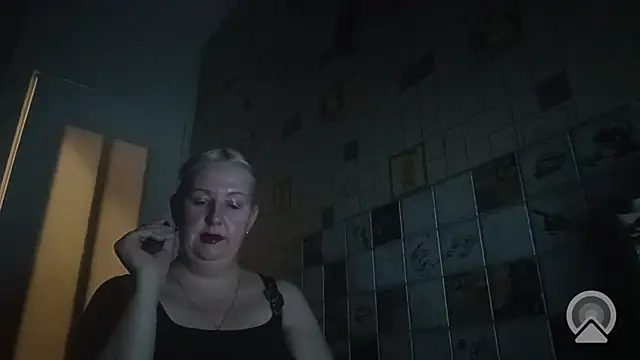 Snapshot of Feyrinn chatting on 06-12-26, 04:27 Feyrinn online show from 06-12-26, 04:27