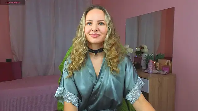 Hloya Mei online show from 09-13-25, 11:38