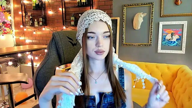 Snapshot of FlexyFox chatting on 09-17-25, 08:38 FlexyFox online show from 09-17-25, 08:38