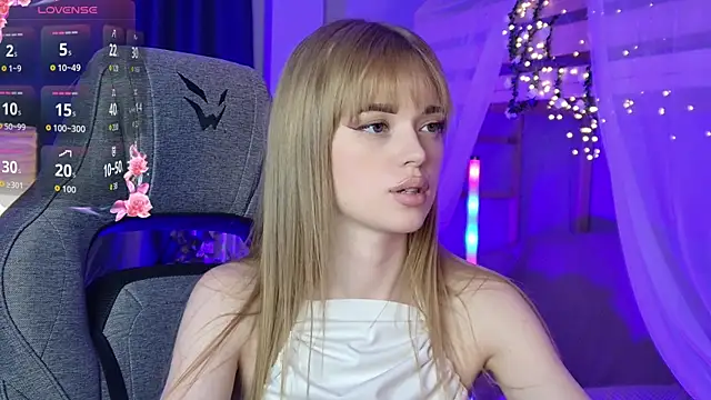 Snapshot of FlexyFox chatting on 08-02-26, 10:24 FlexyFox online show from 08-02-26, 10:24