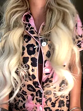 BlondeBetty online show from 10-14-25, 06:30