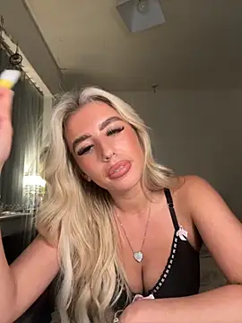 BlondeBetty online show from 10-15-25, 09:23