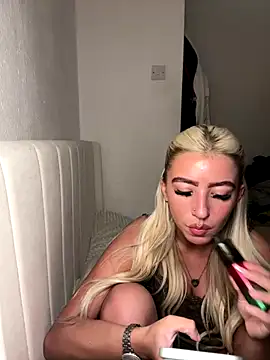 BlondeBetty online show from 12-17-25, 09:36