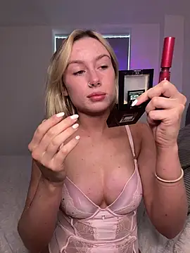 Snapshot of SexySaraxxoo chatting on 02-03-26, 12:32 SexySaraxxoo online show from 02-03-26, 12:32