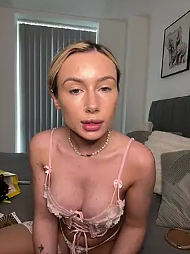 Snapshot of SexySaraxxoo chatting on 02-11-26, 03:12 SexySaraxxoo online show from 02-11-26, 03:12