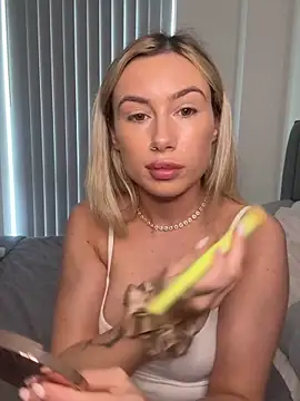 Snapshot of SexySaraxxoo chatting on 02-10-26, 11:31 SexySaraxxoo online show from 02-10-26, 11:31