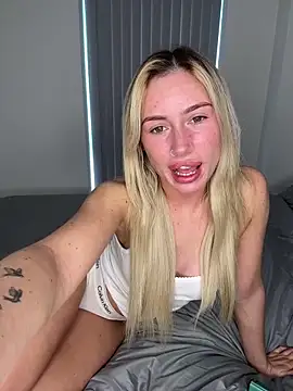 SexySaraxxoo online show from 03-15-26, 11:50