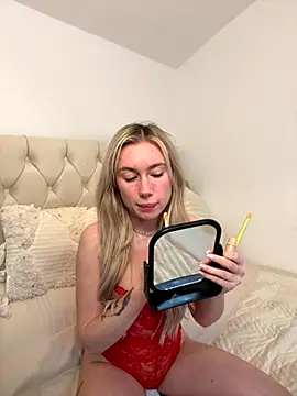 SexySaraxxoo online show from 10-28-25, 09:52