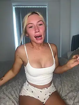 SexySaraxxoo online show from 07-20-26, 09:38