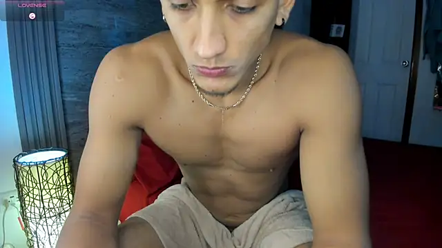 Snapshot of FitBoy_Cris chatting on 10-18-25, 05:20 FitBoy Cris online show from 10-18-25, 05:20