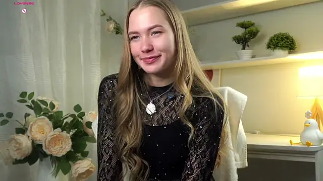 Snapshot of AlbaMesick chatting on 04-18-26, 12:29 AlbaMesick online show from 04-18-26, 12:29