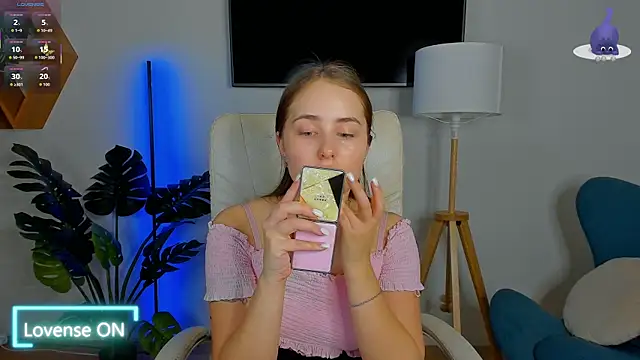 Sweet  Amily online show from 09-30-25, 06:19