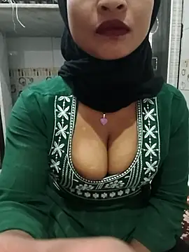 Itz Mayra  online show from 11-22-25, 07:07