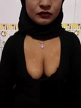 Itz Mayra  online show from 11-28-25, 10:37