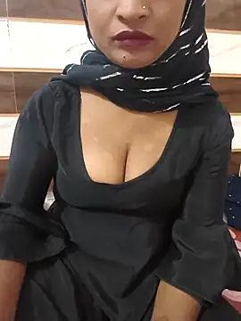 Itz Mayra  online show from 10-15-25, 07:27