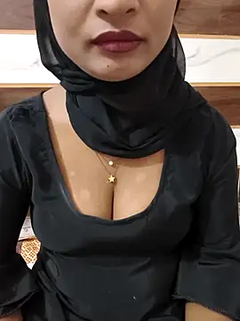 Itz Mayra  online show from 10-21-25, 07:41
