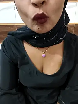 Itz Mayra  online show from 11-08-25, 05:55