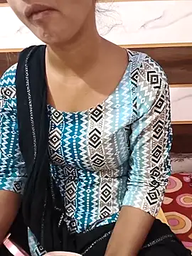 Itz Mayra  online show from 10-30-25, 06:01